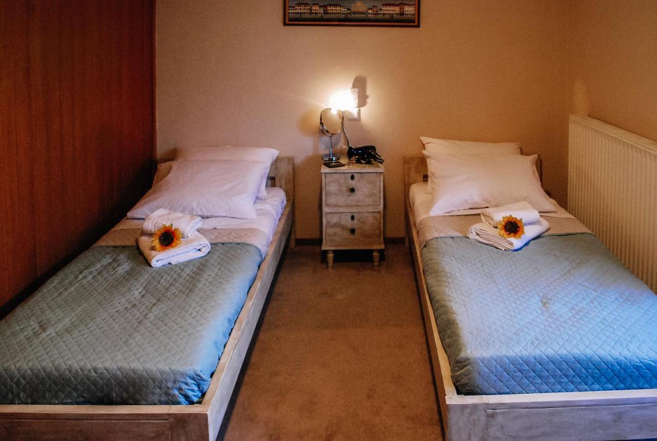 St.Denis Townhouse Apartment ไซคิย์นธอสทาวน์ ภายนอก รูปภาพ